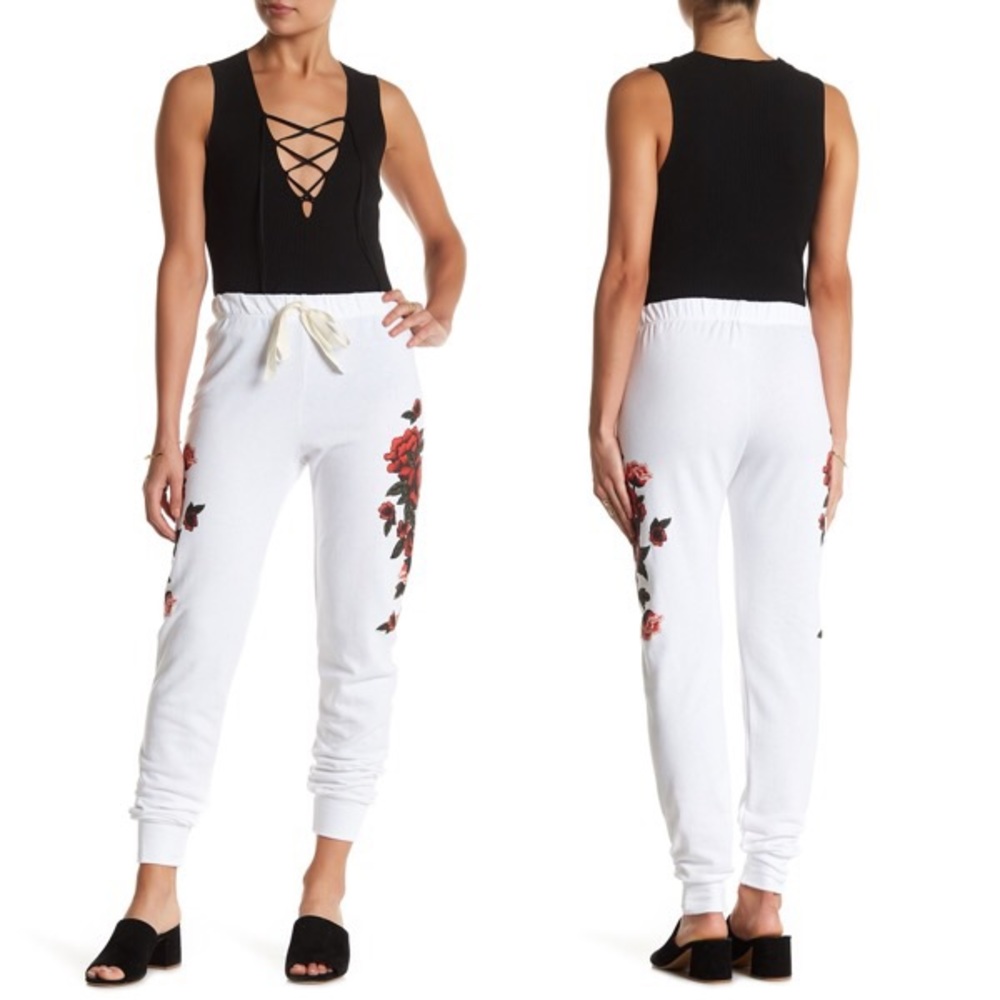 NWT Know One Cares Brand Floral Applique Joggers L
